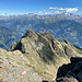 Im Abstieg vom Möllentaler Polinik - Blick vom "Gipfelgrat" über die Mörnigköpfe, u. a. ins Mallnitztal und zur Hochalmspitze.