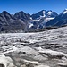 Schmelzendes Eis vor dem Piz Bernina