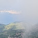 <b>La veduta sulla baia di Portoferraio è offuscata dai banconi di nebbia.</b>