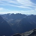 Hinter der südlichen Rieserfernergruppe schauen die Dolomiten herüber.