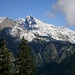 Frisch verschneiter Spullerschafberg, im Hintergrund der Mehlsack, links die Plattnitzer Jochspitze