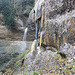 Blick von der Kalktuffwand auf den mittleren Wasserfall