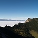 Blick zurück vom Grat zwischen Alpspitz und Helwangspitz. Im Bild, nebst dem Nebelmeer über dem Rheintal auch der Gafleispitz und der Kuegrat!
