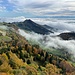 Das Land der kleinen Berge im Herbst. Mit Peak Foliage, Nebelmeer, Alpenkranz und Homberg