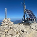 Grande Tête de l'Obiou - Nach einem Aufstieg durch ziemlich "wildes" Terrain, begrüßt uns Technik am Gipfel: Offenbar handelt es sich um ein Funk-Relais?