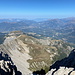 Grande Tête de l'Obiou - Ausblick am Gipfel. in etwa nördliche Richtung. Hinten ist u. a. die Chartreuse bei Grenoble zu erahnen.