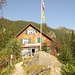 [http://www.gotthardgebiet.ch/hotels/arnisee_alpenblick.htm Gasthaus Alpenblick], unmittelbar hinter der Bergstation der Seilbahn