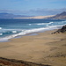 Blick zurück nach Osten zum Isthmus von Pared, der Fuerteventura in zwei ungleiche Teile teilt.
