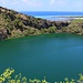 TAG 5 (1.11.):<br /><br />Der Lac Sialé, auch unter dem Namen Lac Niamaoi bekannt, ist ein Kratersee der im 16. Jahrhundert durch einen Vulkanausbruch entstand bei dem das Dorf Niamaoi zerstört wurde. Der Kraterrandberg ist 80m hoch und hat den Namen Mtzizambé.