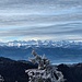 Prächtiges Alpenpanorama mit Innerschweizer und sonstigen Gipfeln. Die höchsten Berner stecken in Wolken.