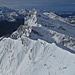 Gipfelgrat erreicht...die Südabbrüche beeindruckend wie immer! Gegenüber: Schären ([tour155164 Nägeliberg & Schären]).