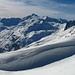 Bildmitte das Güferhorn 3379m, rechts das felsig gezackte Zervreilahorn 2898m das Wahrzeichen von Vals