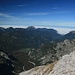 Blick nach norden über den Almsee aufs nebelige Alpenvorland