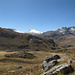 Sullo sfondo le cime imbiancate della Cordillera Raura