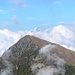 Der Adula über der Cima di Negrös vom Aufstieg nach Picoll