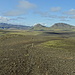 Auf gut markiertem Steig hinan - hinten Blick gen Hekla.