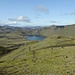 Oberhalb gehts gemütlich weiter. Hier begegnete uns beim Abstieg doch tatsächlich ein Mountainbiker mit Rad, das er hinauf schob. Nachdem wir am Camping zurück waren kam er tatsächlich der Berg hinabgeradelt - ehrlich gesagt nicht mein Ding.An der Steilstelle hätte ich Ihn gerne beobachtet.