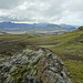 Beim Abstieg bin ich etwas auf dem Plateau herumgestiegen.Ganz hinten die Hekla. Das Wetter trübte sich jetzt ein.
