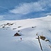 Das verwaiste Chammhüttli, links ist ein abgegangenes Schneebrett sichtbar