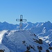 Gipfelkreuz mit schönem Stubai-Hintergrund