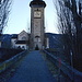 Kirche Mariä Himmelfahrt mit dem wuchtigen Turm