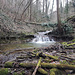 ein schöner Wasserfall und Sandstein, aber keine Höhle