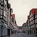 Von Fachwerkbauten gesäumte Gasse in der Melsunger Altstadt. (Aufnahme vom Fr. 03.04.1998)