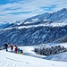 Eine Skitouren-Gruppe erreicht den Gulmen