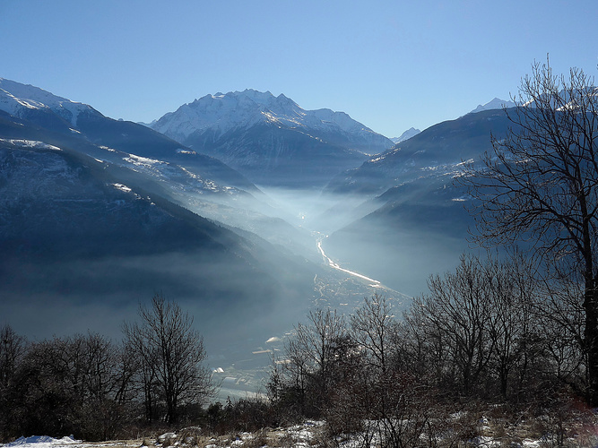 nachmitags lichtete sich der Nebel im VisperTal etwas
