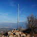 Die Flagge ist dem Wind zum Opfer gefallen