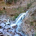 Wegen der Auskolkungen (Gumpen oder Bütten) unter den Katarakten nennt man die Fälle auch "Büttensteiner Wasserfälle" oder "Die Sieben Bütten".