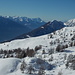 panorama verso ovest e a sinistra il rifugio