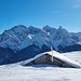 Zugeschneite Alphütte bei der Alp Laret