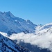 <b>Sguardo sul [https://www.hikr.org/tour/post110361.html  Piz della Palù (3179 m)], sul Pizzo d'Emet (3211 m) e sulla Val Niemet.</b>