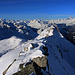 Gross Schinhorn / Punta di Valdeserta (2938m): Gipfelaussicht nach Westen übers benachbarte Unter Schinhorn (2896,6m) in Richtung Rhonetal mit dem Bietschhorn (3934,1m) darüber.