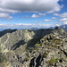 Świnica - Ausblick am Gipfel, u. a. über den Nebengipfel Świnicka Kopa hinweg zum Kozi Wierch.