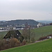 Blick von Schwandi, an der Gemeindegrenze Bolligen / Stettlen zum Schärmenwald. Die Reliefassymetrie ist von hier aus deutlich sichtbar. Nach rechts (Norden) fällt das Gelände wesentlich steiler ab, als nach links (Süden). (Aufnahme vom 10. Februar 2024)