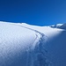 Harte Schneedecke in einer Tiefe von 5 bis 10 cm