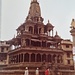 Krishna Mandir Tempel mit 5 Etagen am Patan Durbar Square. Dieser Tempel ist bekannt als "Wunder der nepalesischen Architektur". Ausser der Turmspitze besteht er ganz aus Stein. Er wurde beim schweren Erdbeben von 2015 stark beschädigt. Er kann nach der Restaurierung heute wieder besichtigt werden.  