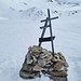 <b>Lapide commemorativa di due sci escursionisti padre e figlio, periti sotto una valanga il 30 gennaio 1971. Si tratta di Rudi di 53 anni e di Rolf, di soli 21 anni.</b>