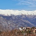 <b>Poco prima di raggiungere Pellio, il panorama concede delle magnifiche visioni di catene montuose innevate, a cominciare da quelle della Val Cavargna, fino alle Grigne e alle Orobie.</b>