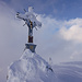 Am Gipfel mit dem formschönen Kreuz. 