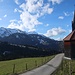 Bereits an der Kapelle von Rindberg hat man fesche Ausblicke zur Winterstaude.