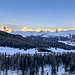 Abreisetag.
Frühmorgens ein schöner Blick zu den Bergen hinter St. Moritz. Am vierten Tag verknüpfen wir unsere Rückfahrt nachhause mit einer Langlauf-Runde über den im Nachbartal Pontresinas liegenden ...