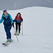 <b>Due irriducibili sciatrici salgono in vetta al Monte Bar, dopo aver portato gli sci per ben 50 min. Hanno dovuto sobbarcarsi il gravoso compito di appesantire lo zaino di circa 4 kg, in confronto a 1,95 kg delle racchette.</b>