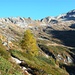 Aufstieg zum Monte Zucchero  - herbstfarben präsentiert sich der obere Talkessel des Val d'Osura