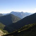 Der Col de la Forclaz 1528m kommt in Sicht. Aber zuerst müssen wir noch zuhinterst ins Tal  und dann auf der Gegenseite zurück