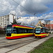 Litvínov - An der Straßenbahn-Haltestelle (Wendeschleife) Litvínov, Citadela warten Triebwagen 320 und 266. Tw 320 gehört zum Typ EVO 2 (Aliance TW). Tw 266 ist offenbar ein ehemaliger Tatra T3SUCS, modernisiert zu einem Vario LFR.S.