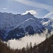 Blick aus dem Val Punt Ota zu Bergen des Schweizerischen Nationalparks