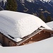 Hütte mit Schneehaube